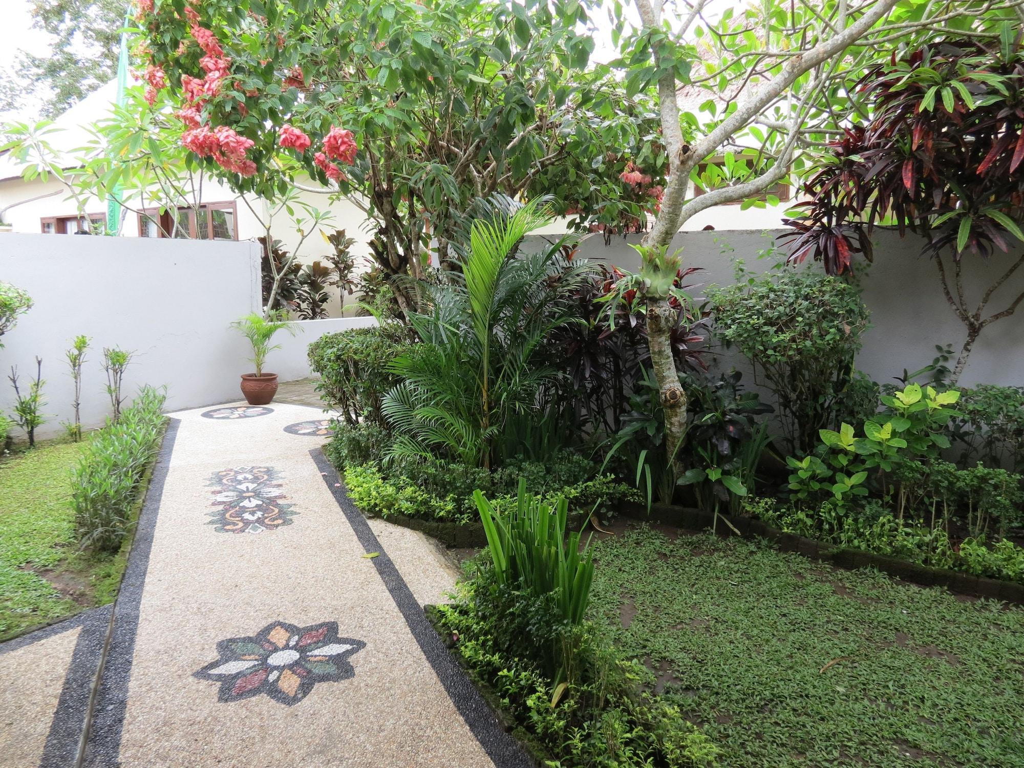 Medewi Bay Retreat Hotel Pulukan Exterior photo