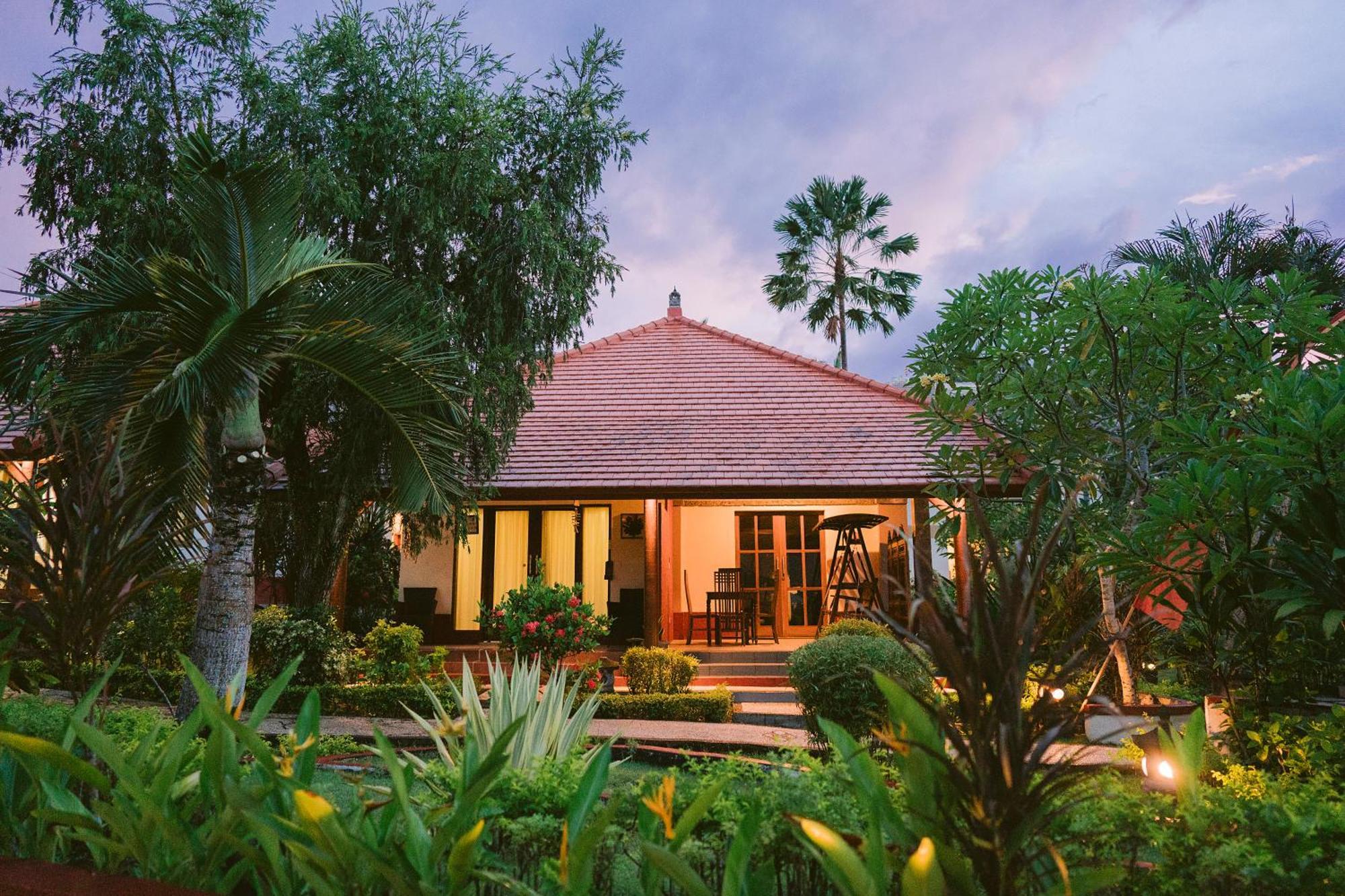 Medewi Bay Retreat Hotel Pulukan Exterior photo